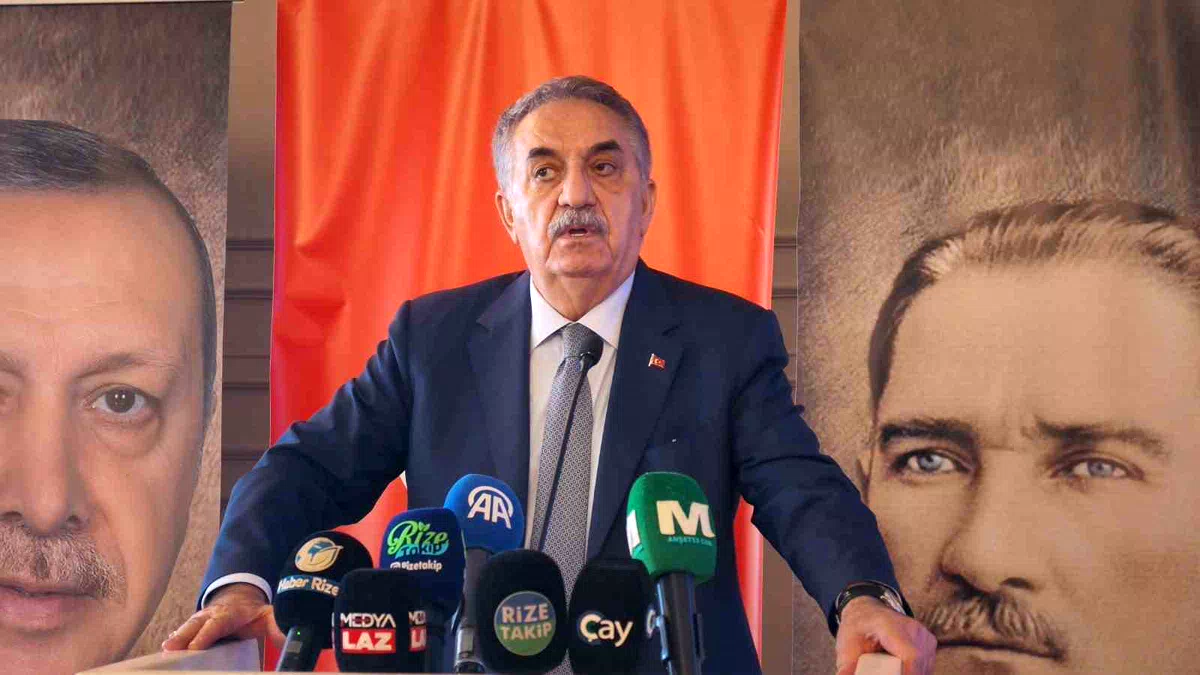 Hayati Yazıcı: "Türkiye ayağındaki prangaları söküp atarak gücüne güç katacak"