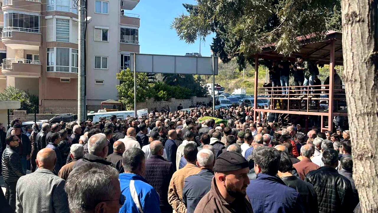 Hayatını kaybeden Zafer Partisi Alanya İlçe Başkanı son yolculuğuna uğurlandı