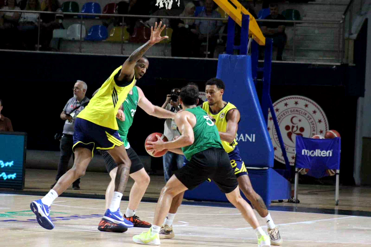 Hazırlık maçı: Körfez Basket: 82 - Fenerbahçe: 70