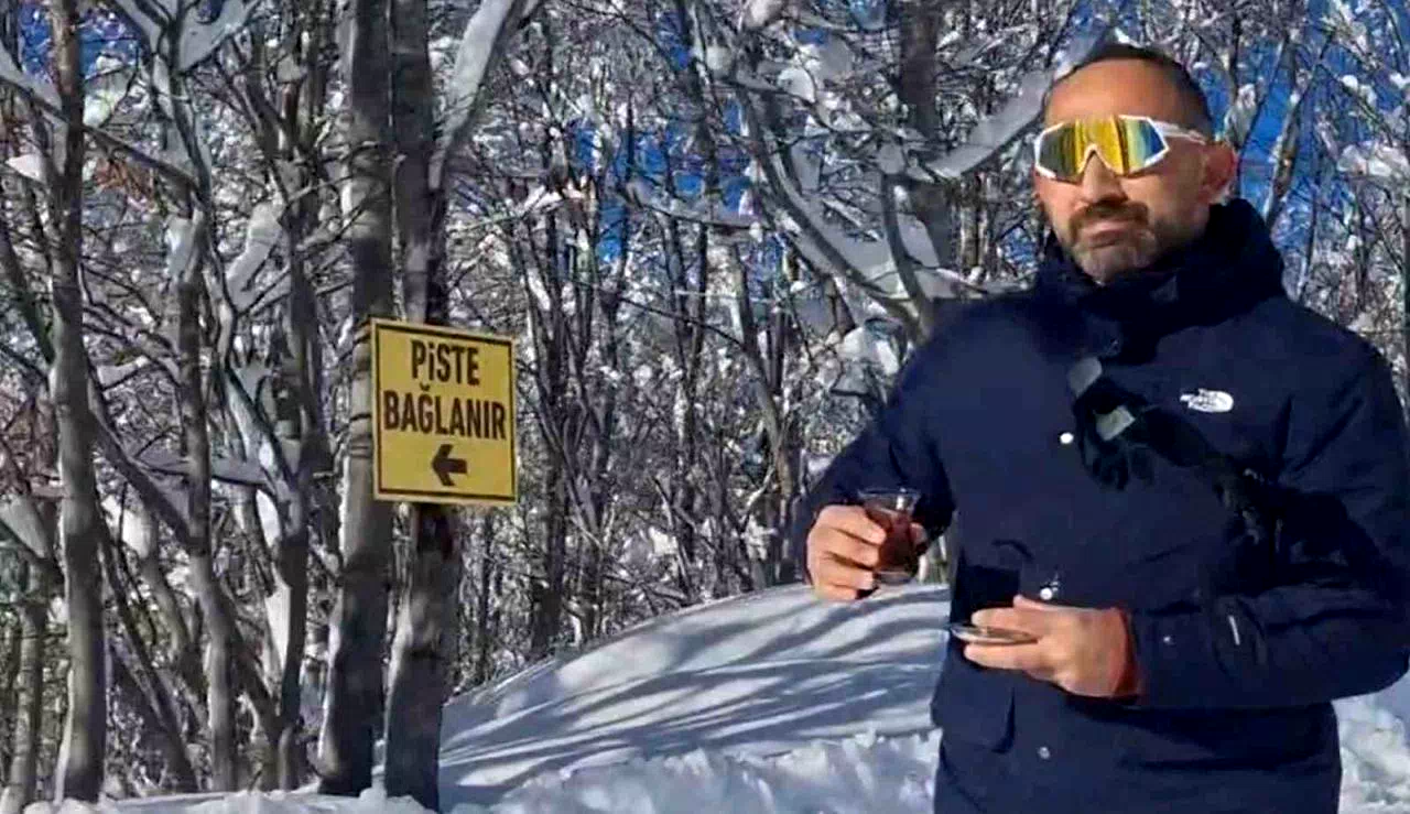 Hem çay içti hem karda kaydı
