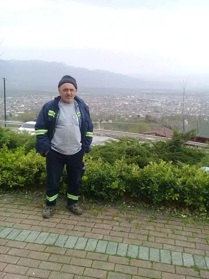 Hendek’te Cami Önünde Hayatını Kaybeden İki Çocuk Babası Şeker Hastası Yaşlı Adam için Acı Haber