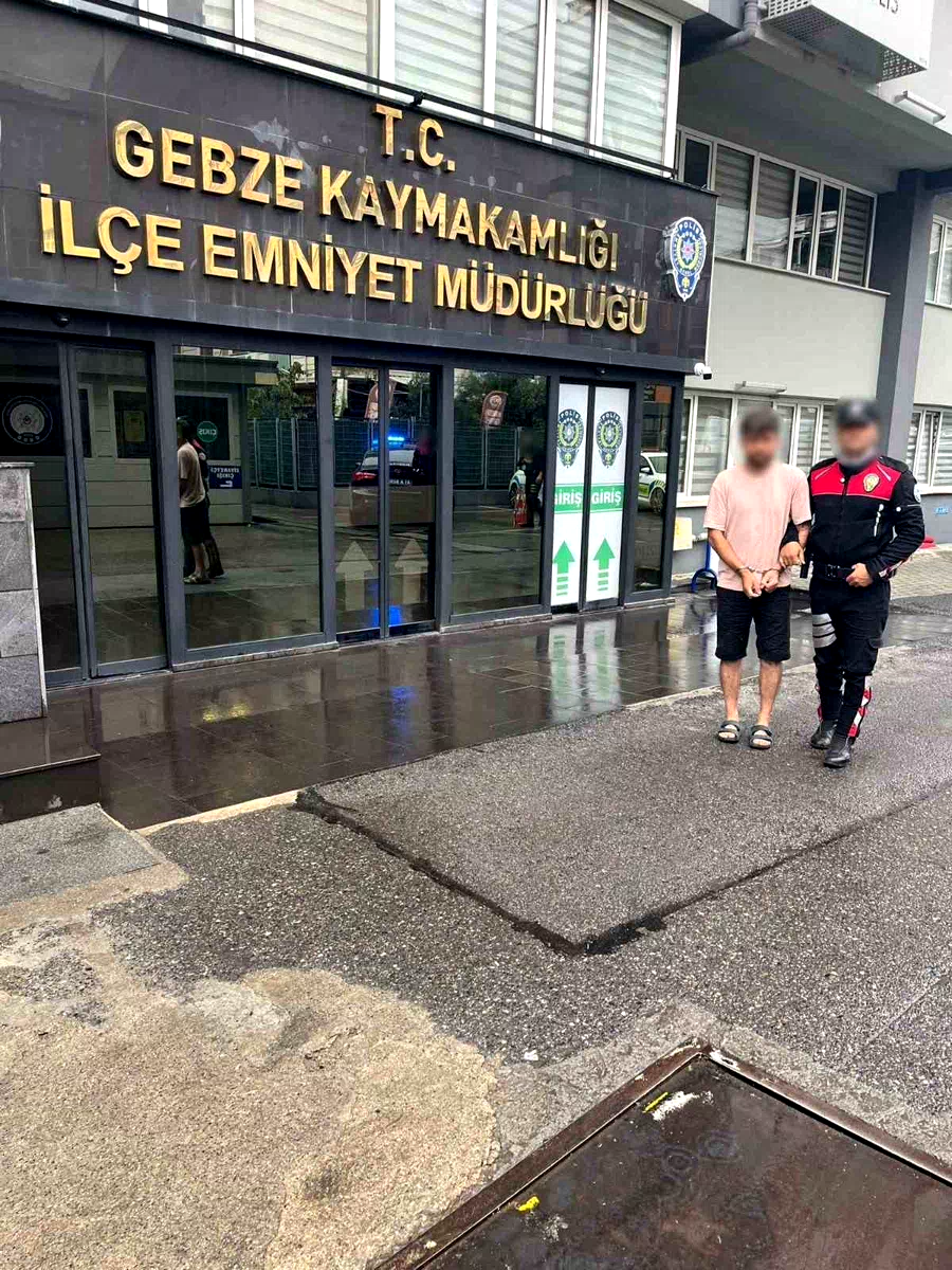 Hırsızlıktan aranıyordu yakalandı