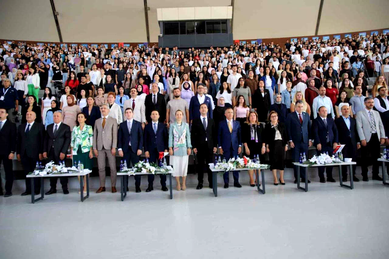 HKÜ’de 2025-2026 Eğitim – Öğretim yılı oryantasyon programı ile başladı
