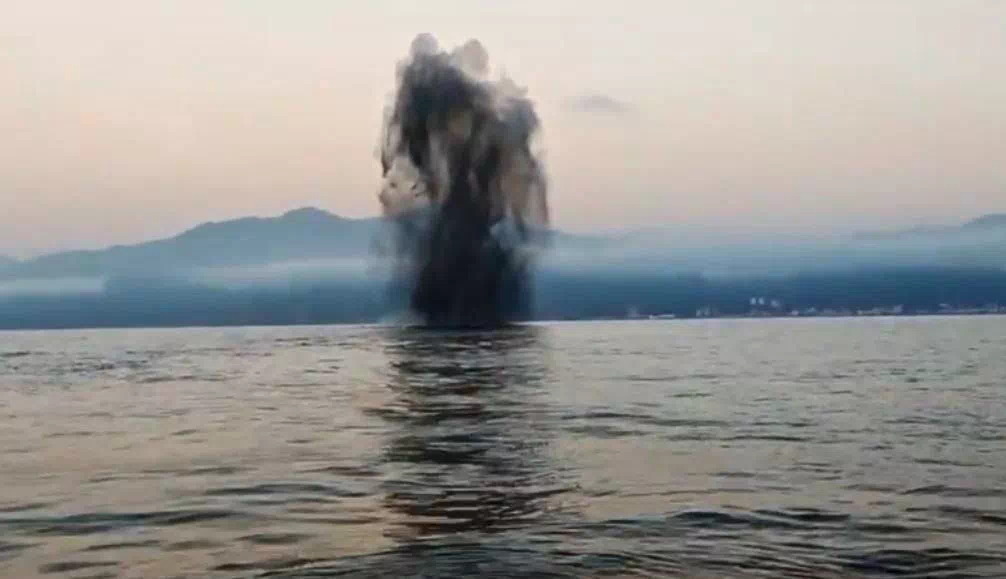 Hopa açıklarındaki insansız deniz aracı parlatılarak imha edildi