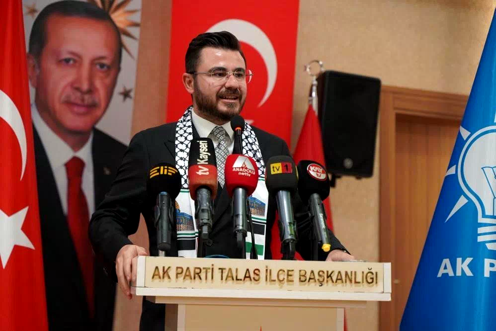 Hüseyin Okandan: “Ayşe Böhürler, bu şehrin vicdanını temsil etmektedir ve Kayseri isminin dahi yanlış yazılmasına sessiz kalacak biri değildir”