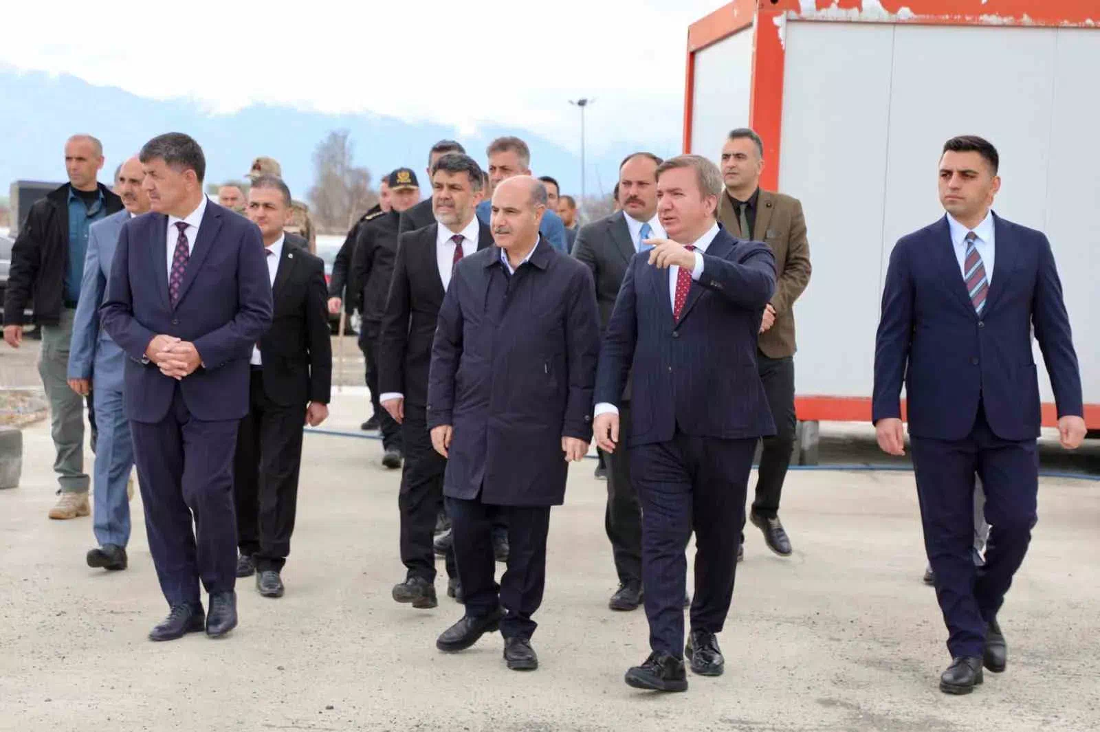 İçişleri Bakan Yardımcısı Mehmet Aktaş, Erzincan’da Sokak Hayvanları İçin Hizmet Vermeye Devam Eden Hayvan Barınağını İnceledi.
