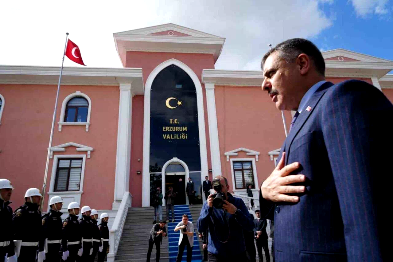 İçişleri Bakanı Çiftçi Erzurum Valiliği’nde il yöneticileri ile bir araya geldi