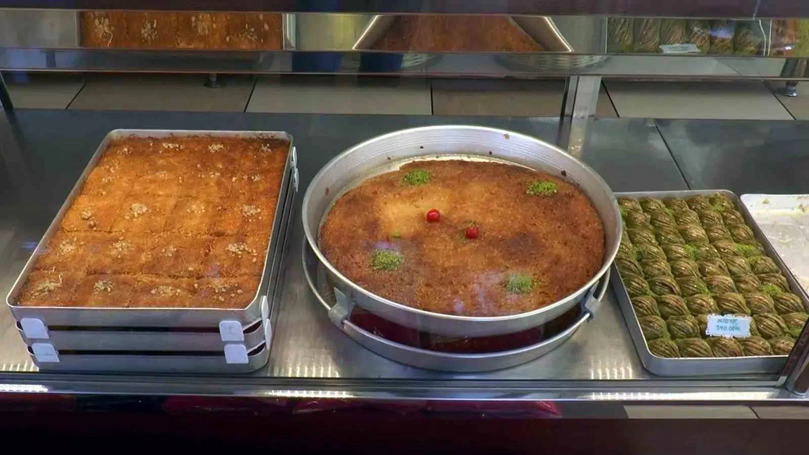 İftarda Aşırı Şekerli ve Yağlı Tatlılar Yerine Sağlıklı Alternatifler Tercih Edilmeli