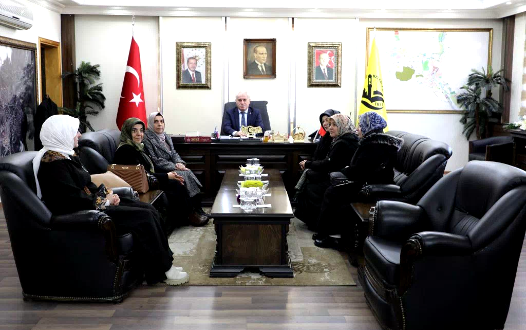 İHH Bayburt Kadın Kollarından Belediye Başkanı Mete Memiş’e Ziyaret