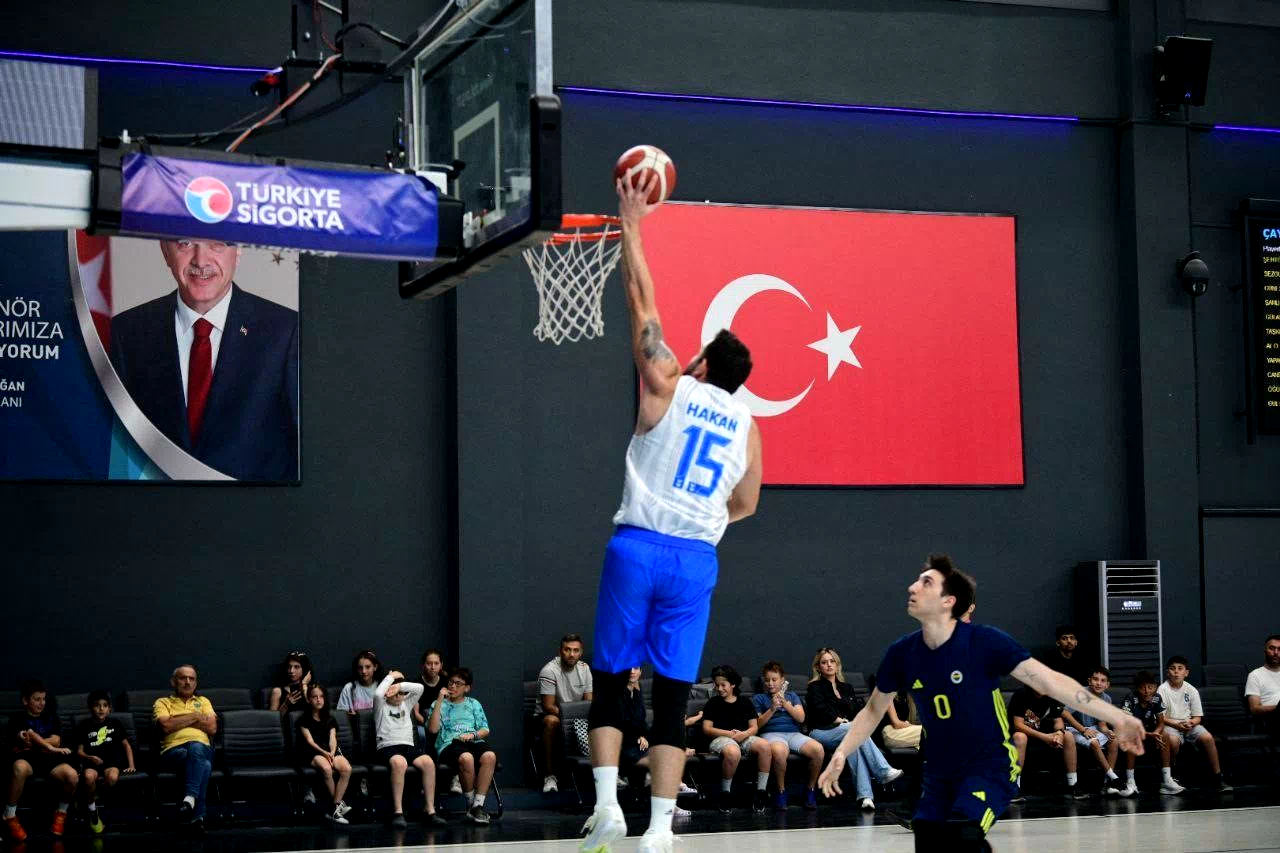 İlkan Karaman Turnuvası’nın kazananı Çayırova Belediyesi