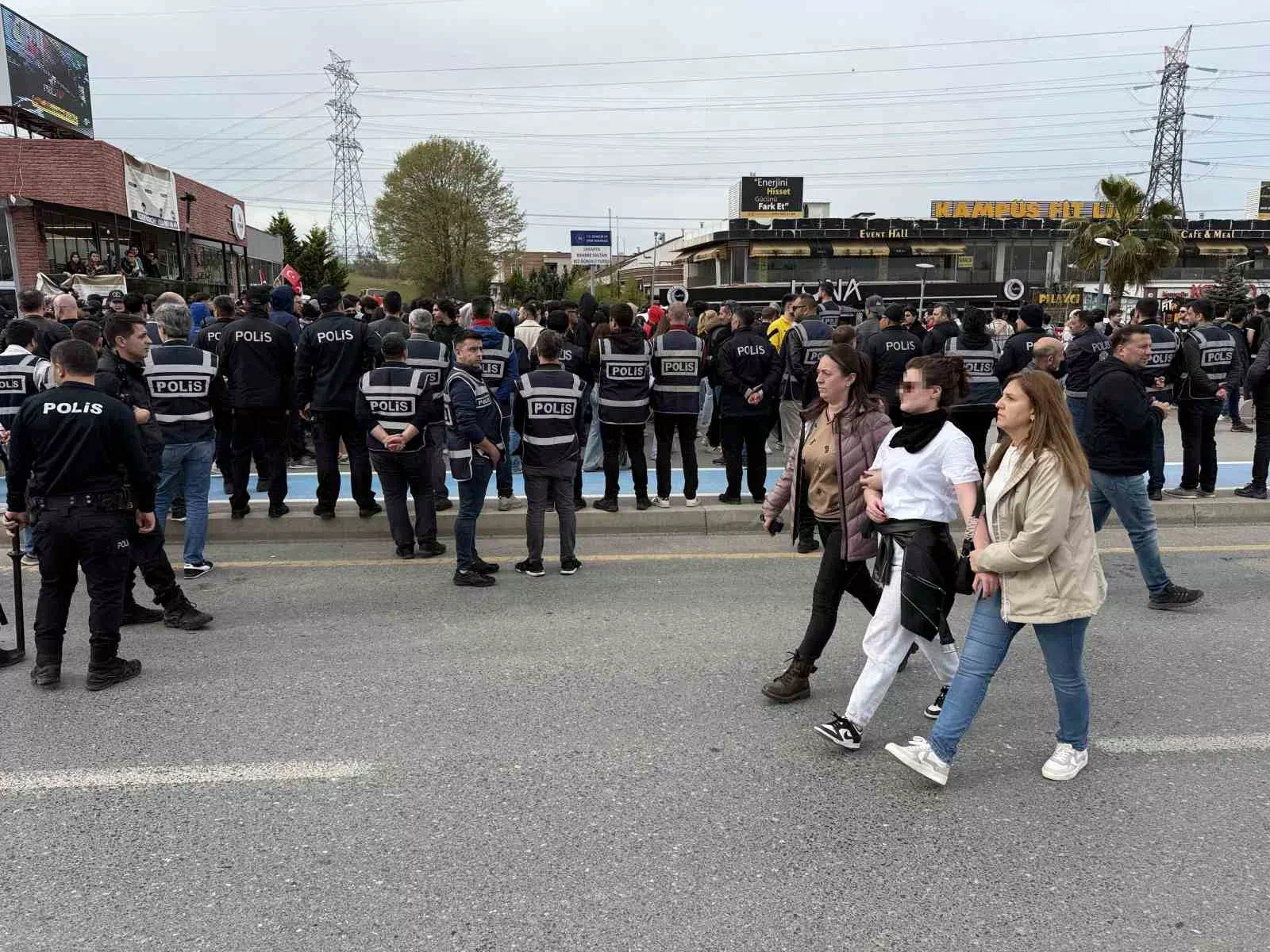 İmamoğlu gösterileri sonrası gözaltılar serbest bırakıldı.