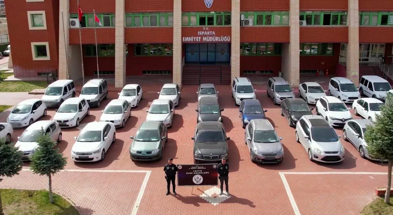 Isparta’da Suçlu Oto Hırsızlarına Operasyon: 10 Kişi Gözaltında