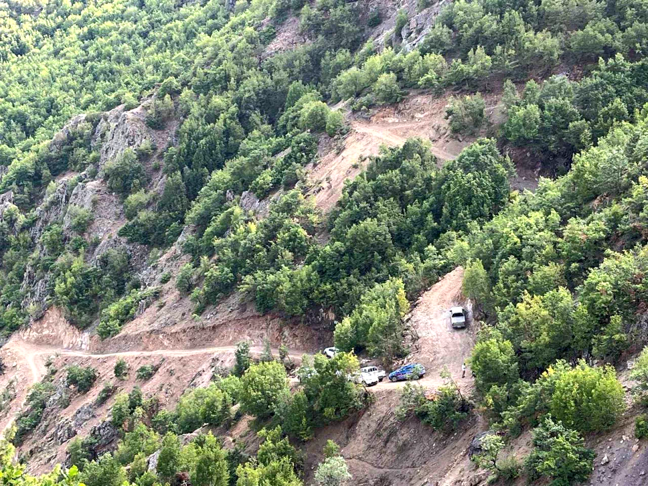İspir’de bitki örtüsü yangını korkuttu