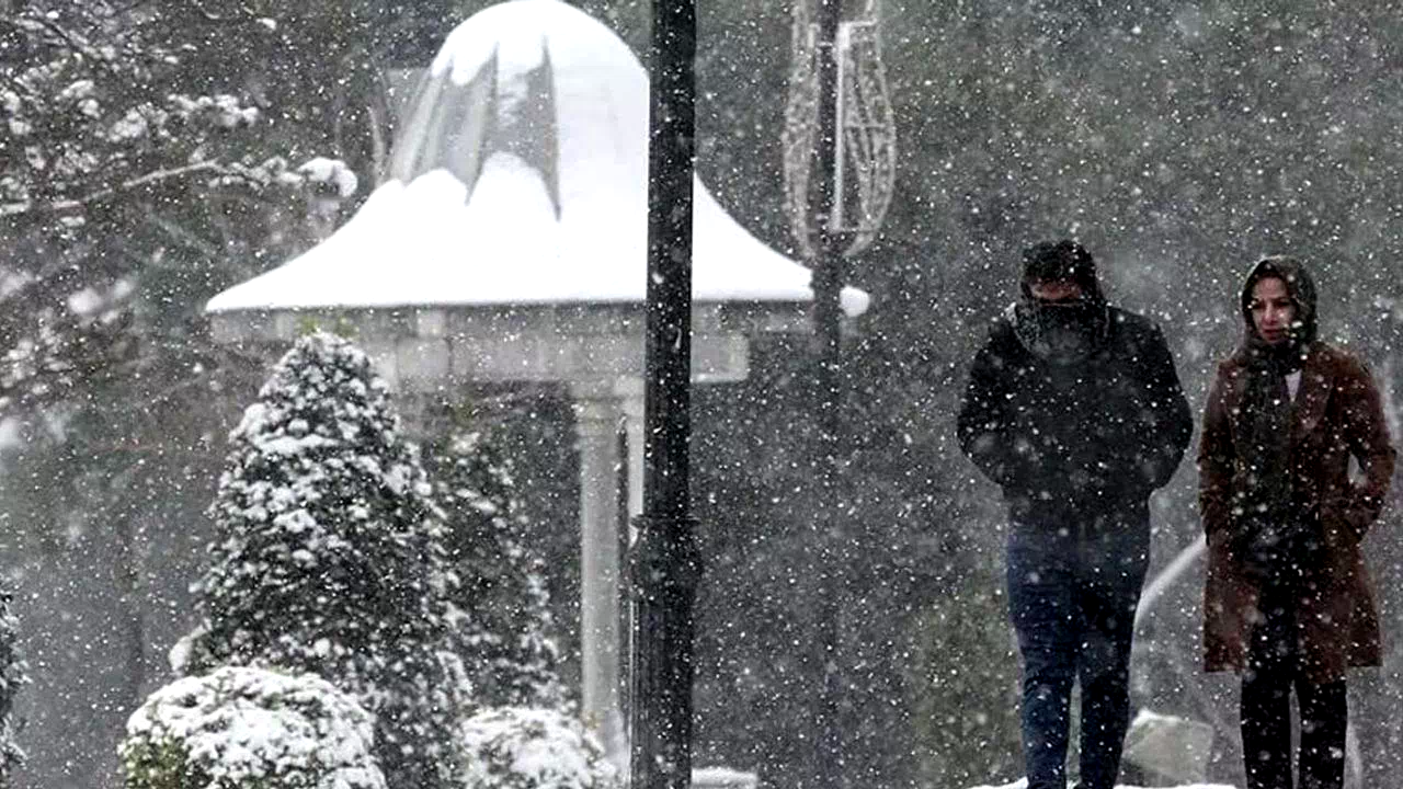 İstanbul'da kar yağışı nedeniyle yarın da eğitime ara verildi