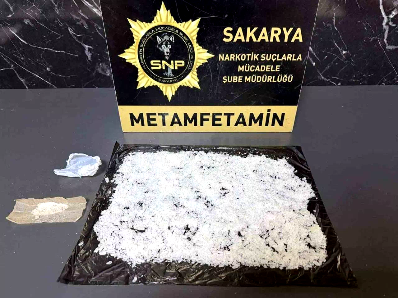 İstanbul’dan Zonguldak’a uyuşturucu sevk eden şahıslar Sakarya’da yakalandı