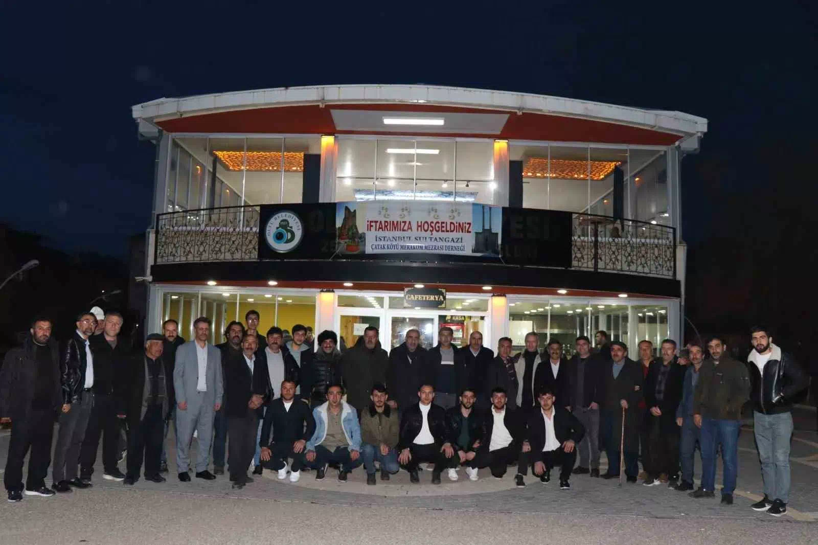 İstanbul Sultangazi Derneği Yönetiminden Oltu Çatak Mahallesi’nde Birlik ve Beraberlik İftarı