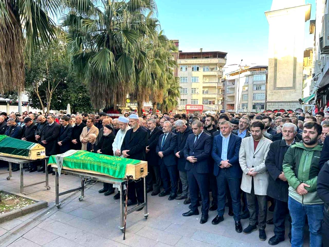 İstanbulspor Başkanı Sarıalioğlu’nun annesi Sebahat Sarıalioğlu son yolculuğuna uğurlandı