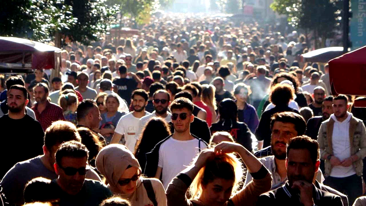 İstihdam oranı yüzde 49,0, işgücüne katılım yüzde 53,5 olarak açıklandı