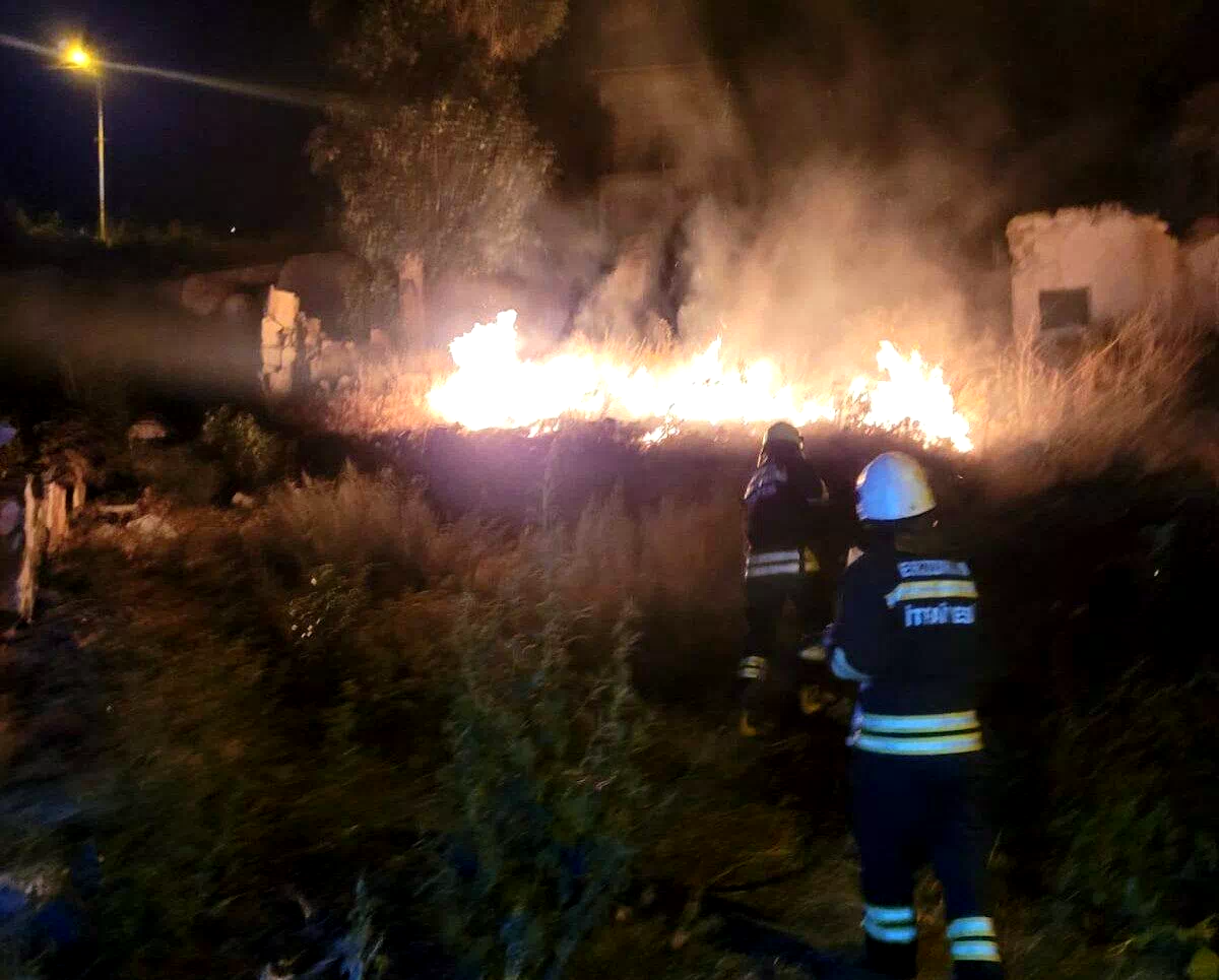 İtfaiyeden anız yangınına zamanında müdahale