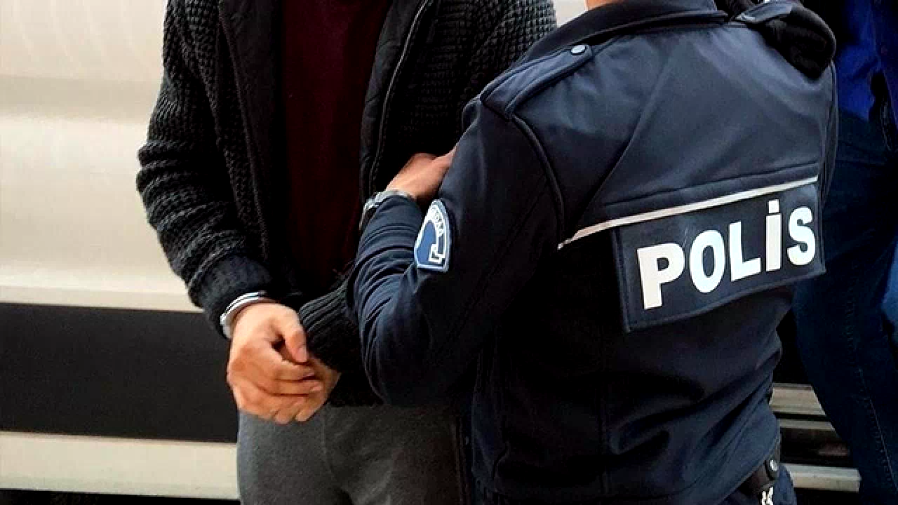 İzmir merkezli DEAŞ operasyonunda 9 gözaltı