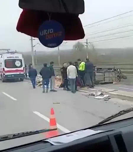 İzmit’te Otomobil ile Çarpışan Motosiklet Sürücüsü Yaralandı
