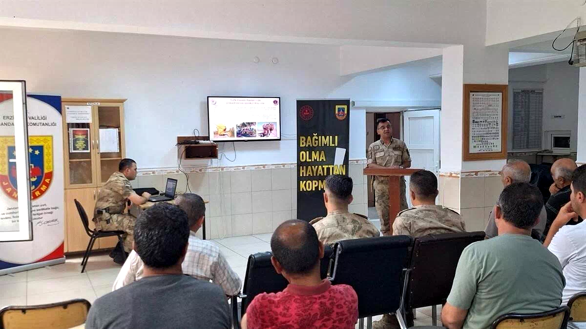Jandarma ekipleri köylerde bilgilendirme çalışmalarını sürdürüyor
