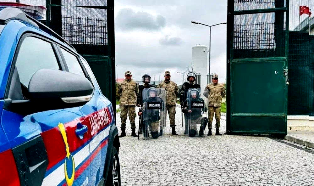 Jandarma ekipleri suçlulara göz açtırmıyor