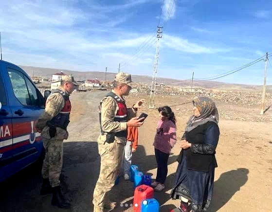 Jandarma kadına yönelik şiddeti önlemek için kapı kapı dolaşıyor