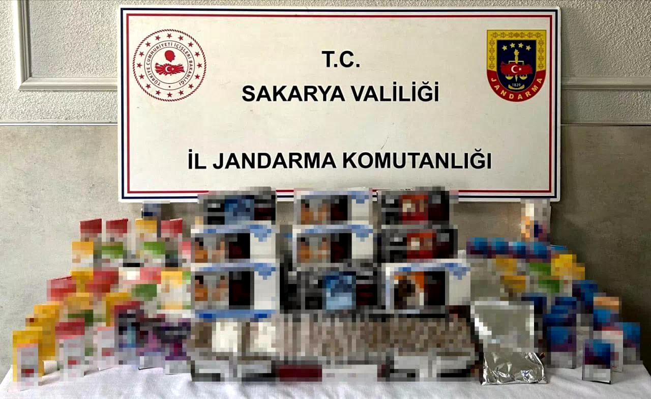 Jandarmadan 3 ilçede 3 ayrı kaçakçılık operasyonu: 3 gözaltı