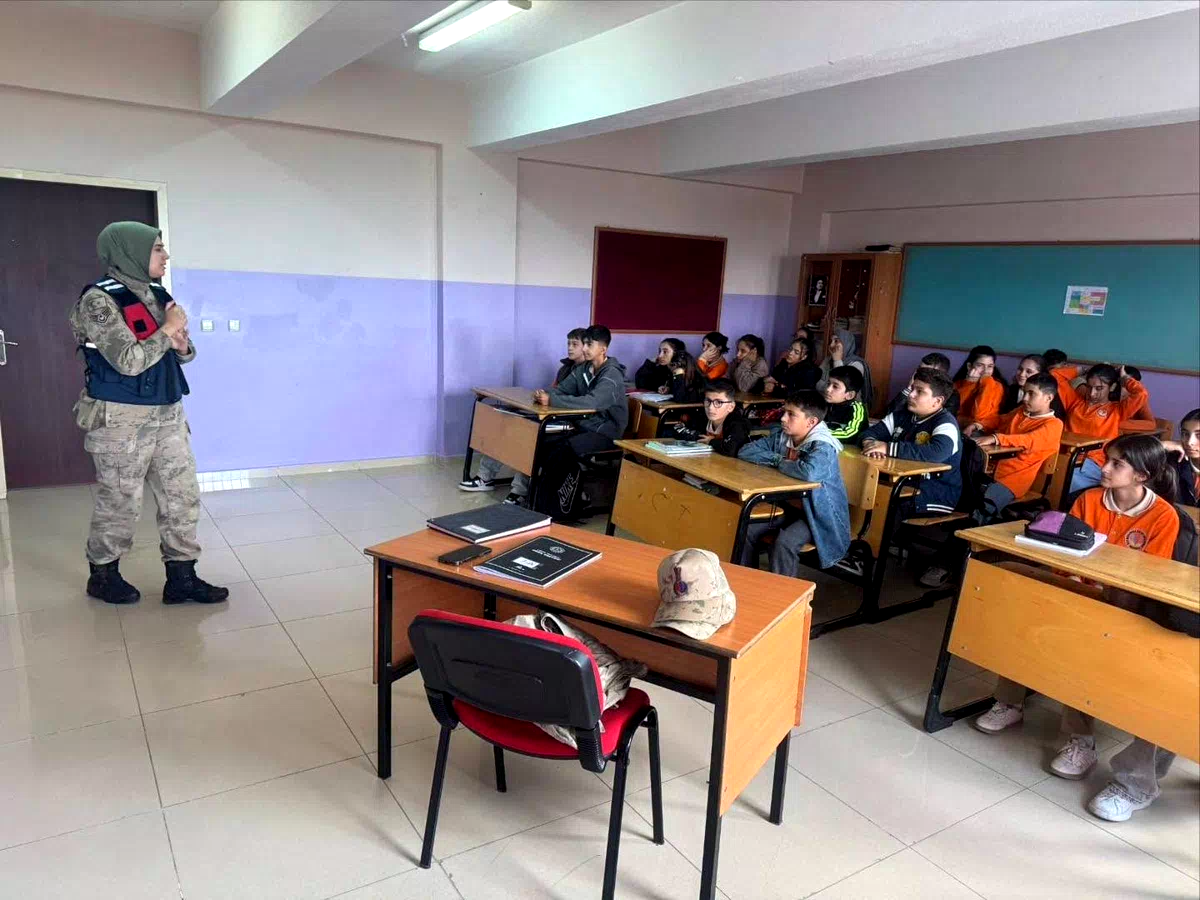 Jandarmadan 65 okul ve çevresinde güvenlik denetimi