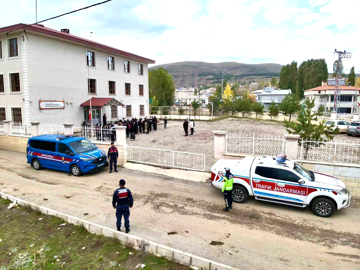 Jandarmadan Gökçedere’de okul denetimi