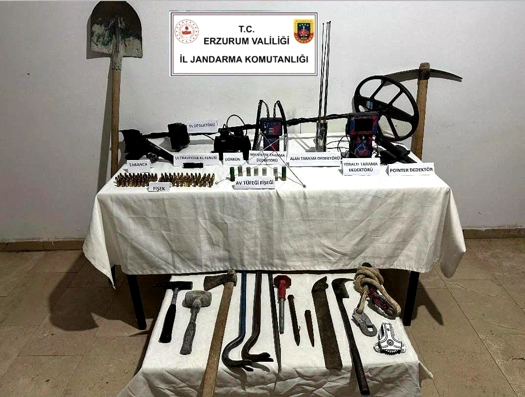 Jandarmadan kaçak kazı yapan şahıslara yönelik operasyon