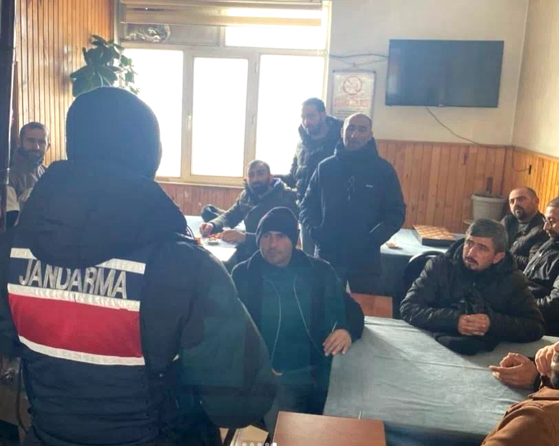 Jandarmadan “Kapı Kapı Jandarma” Projesi Kapsamında Siber Farkındalık eğitimi