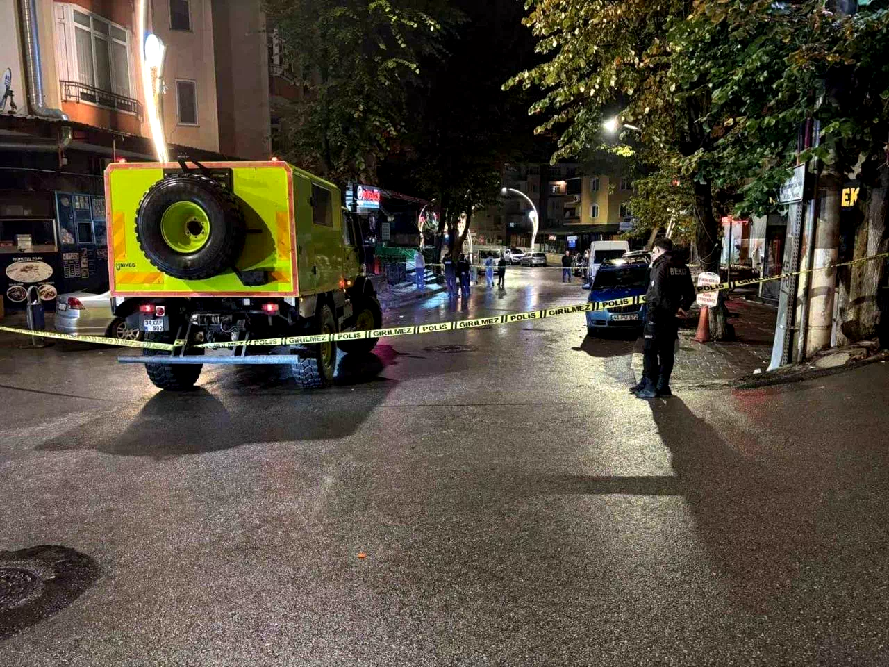 Jiletle kendini kesip çevreye rahatsızlık veren şahsın öldürülmesiyle ilgili 3 kişi tutuklandı