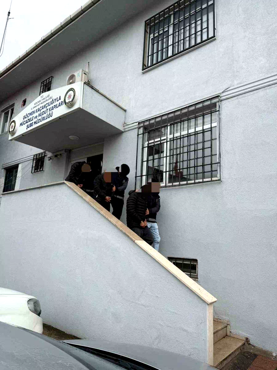 Kaçak göçmenleri taşıyan organizatörler yakalandı: 3 tutuklama