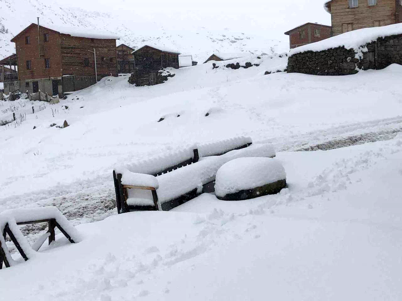 Kaçkar Dağları’nda kar kalınlığı yarım metreye ulaştı