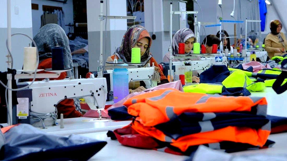 Kadın eliyle üretim: Erzincan’da günlük 1500 parça üretiliyor