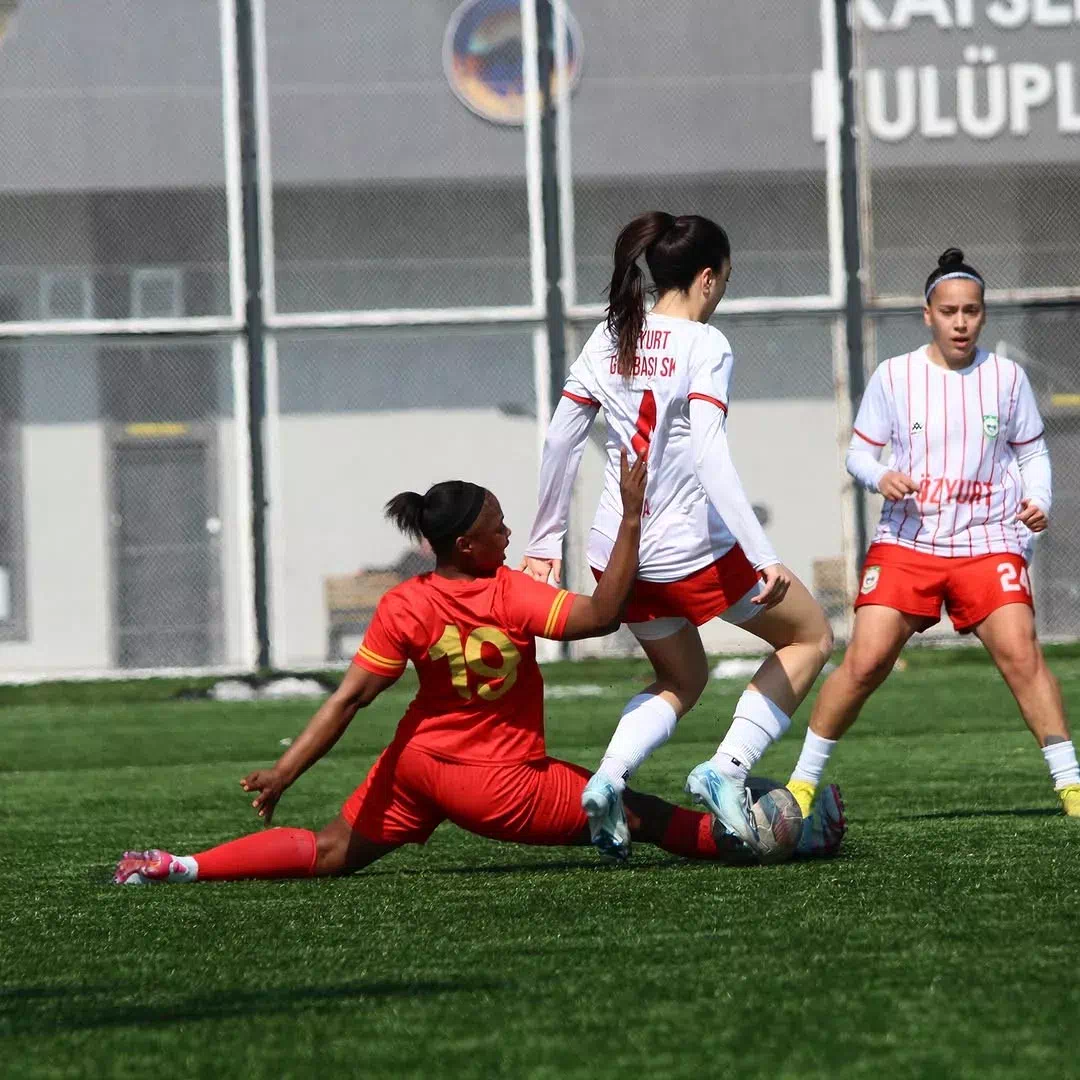 Kadınlar 1. Lig Play-Off maçında Kayseri Kadın FK ile Gölbaşı Belediyespor 1-1 Berabere Kaldı.