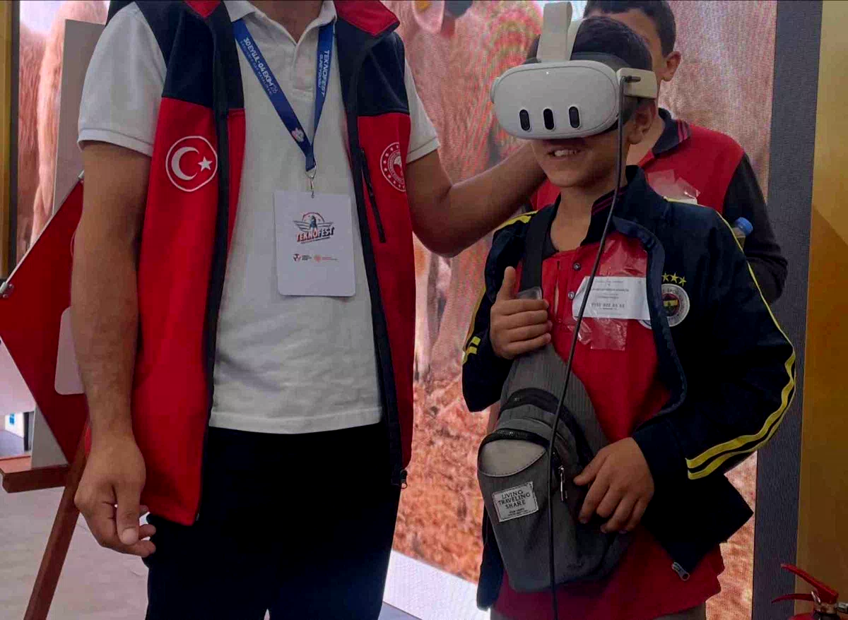 Kafkas Arısı TEKNOFEST’te: Arıların dünyası sanal gerçeklikle tanıtıldı