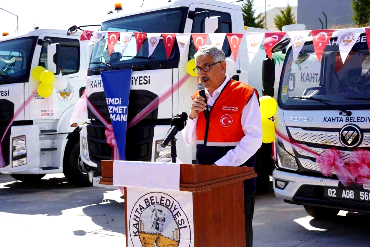 Kahta Belediyesi, tarihinin en büyük araç alımını gerçekleştirdi