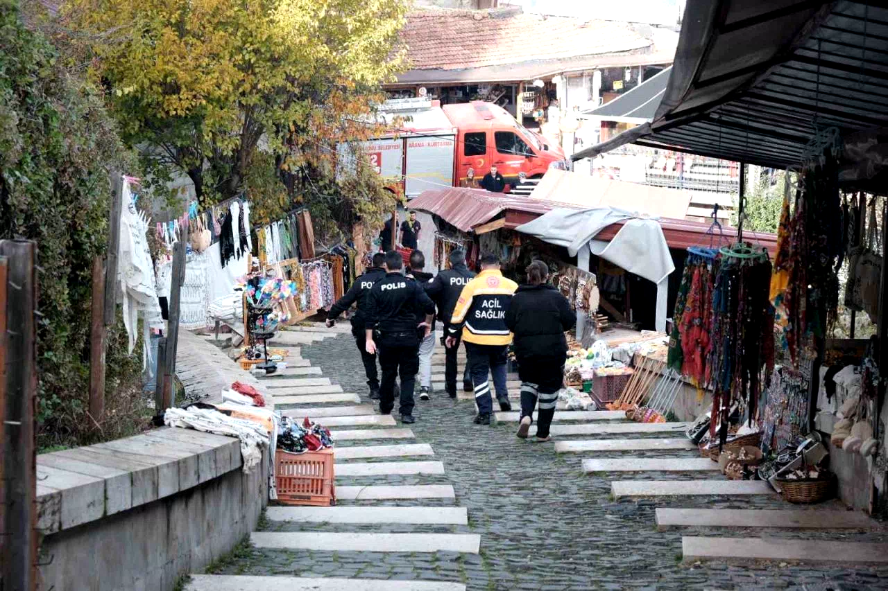 Kalede intihar girişiminde bulunan şahsı polis ikna etti