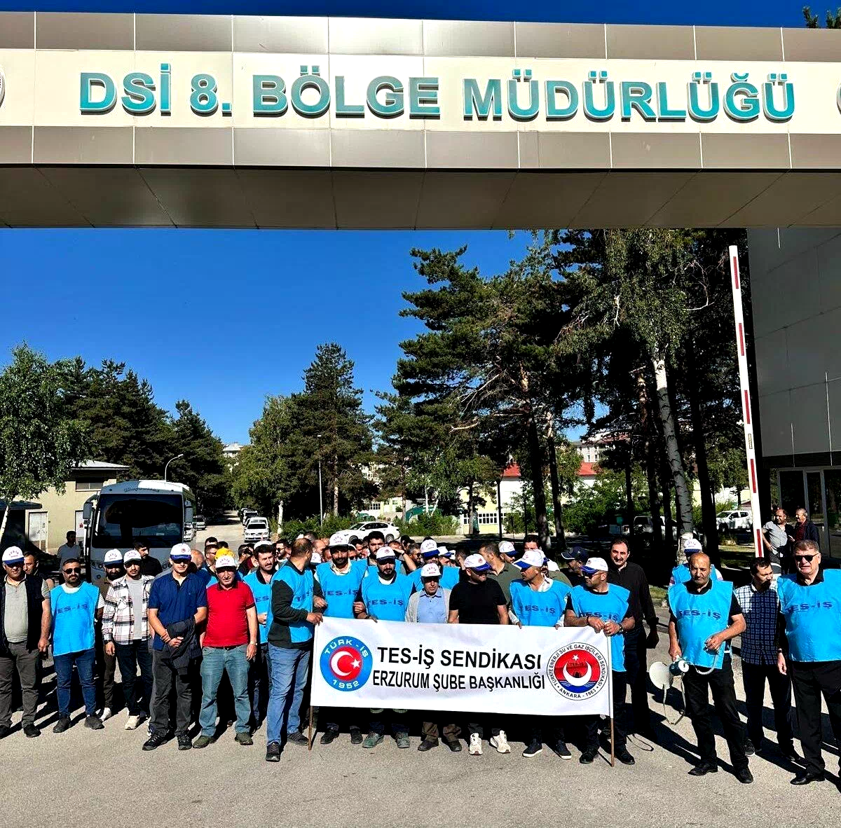Kamu işçileri Erzurum’da eylem yaptı