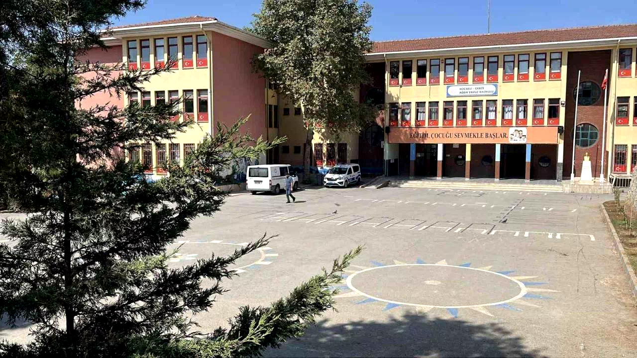 Kantinden ekler yiyen 5 öğrenci zehirlenme şüphesiyle hastaneye kaldırıldı