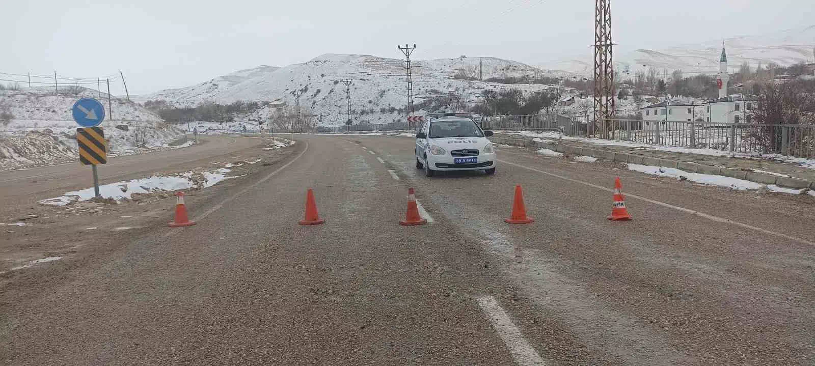 Kar fırtınası nedeniyle Sivas’ta ulaşımda aksamalar yaşanıyor