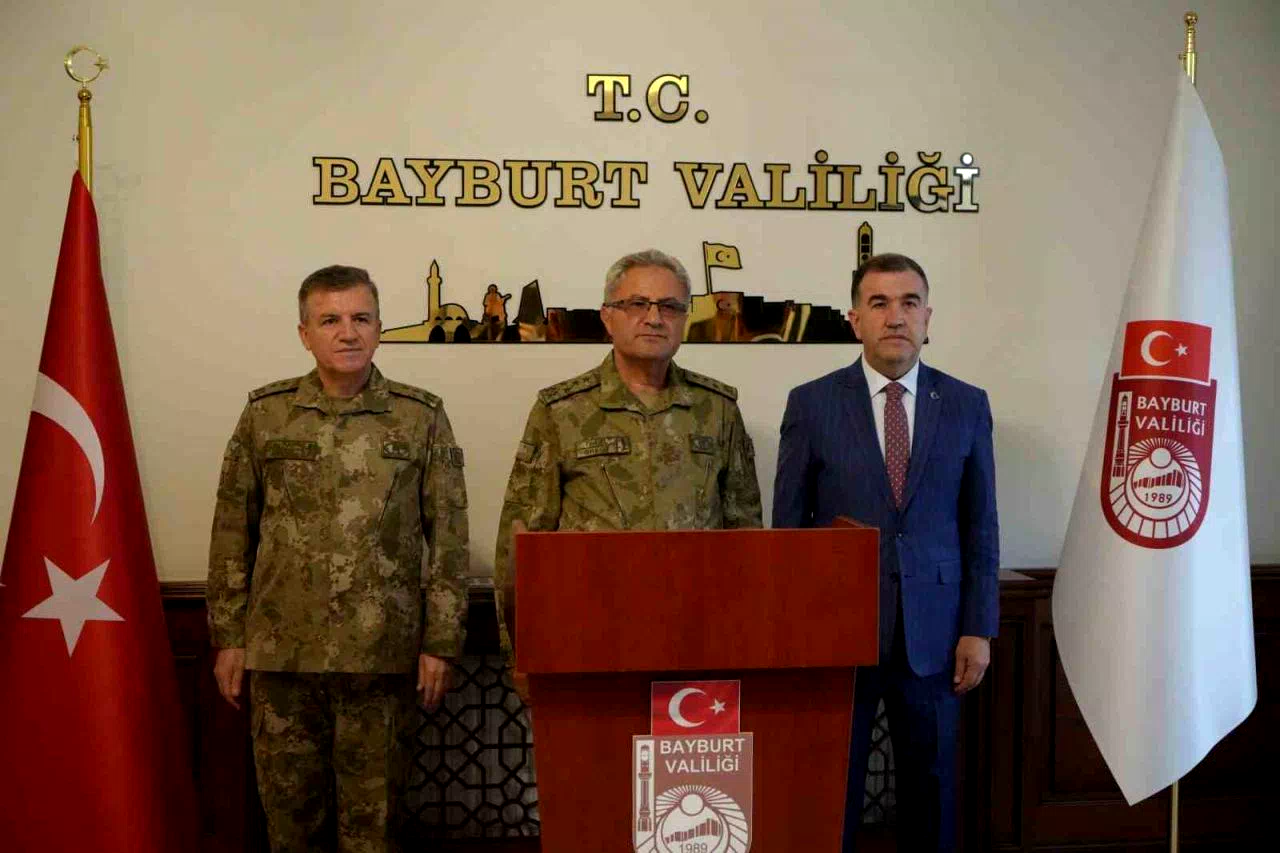 Kara Kuvvetleri Komutanı Orgeneral Tokel Bayburt’ta