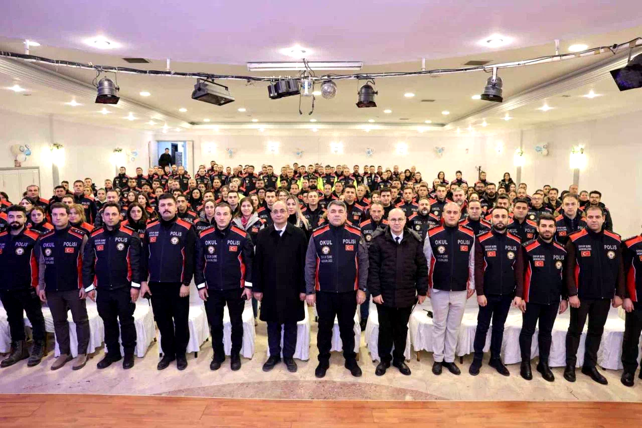 Karaburun’dan “Okul Polisi” zirvesi