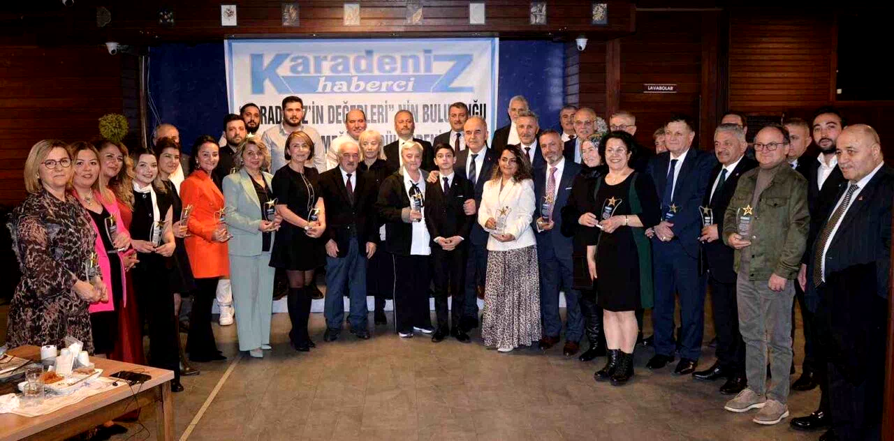 Karadeniz’de ’yılın değerleri’ ödüllerini aldı