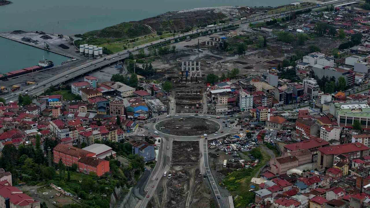 Karadeniz Sahil Yolu viyadüklerle Değirmendere Tüneli’ne bağlanıyor