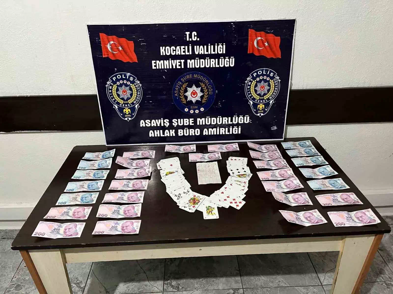 Karamürsel’deki İş Yerinde Kumar Oynayan 5 Kişiye 46 Bin 235 TL Para Cezası!