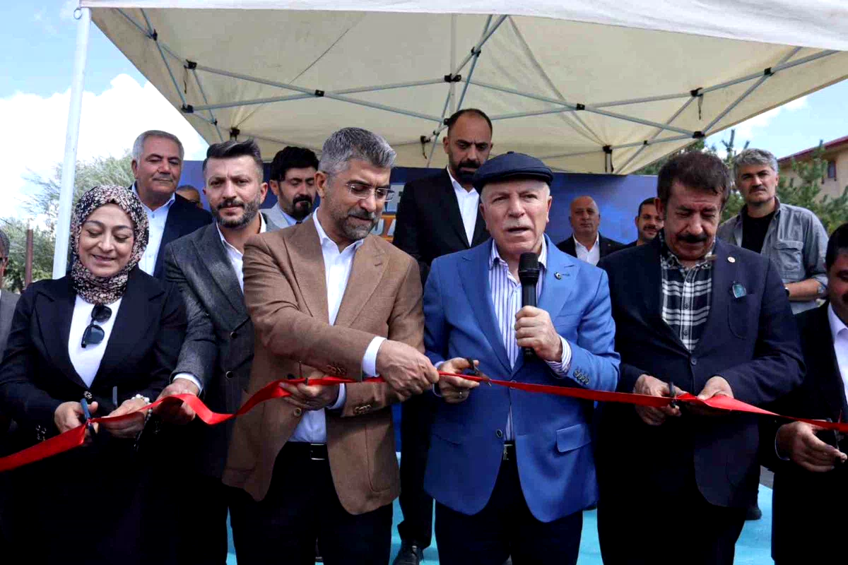 Karayazı’da toplu açılış: Köy yollarının yüzde 60’ı asfaltlandı